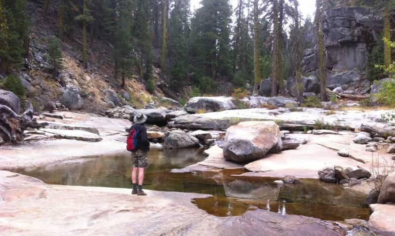 Oversteek illilouete creek | National Park Yosemite