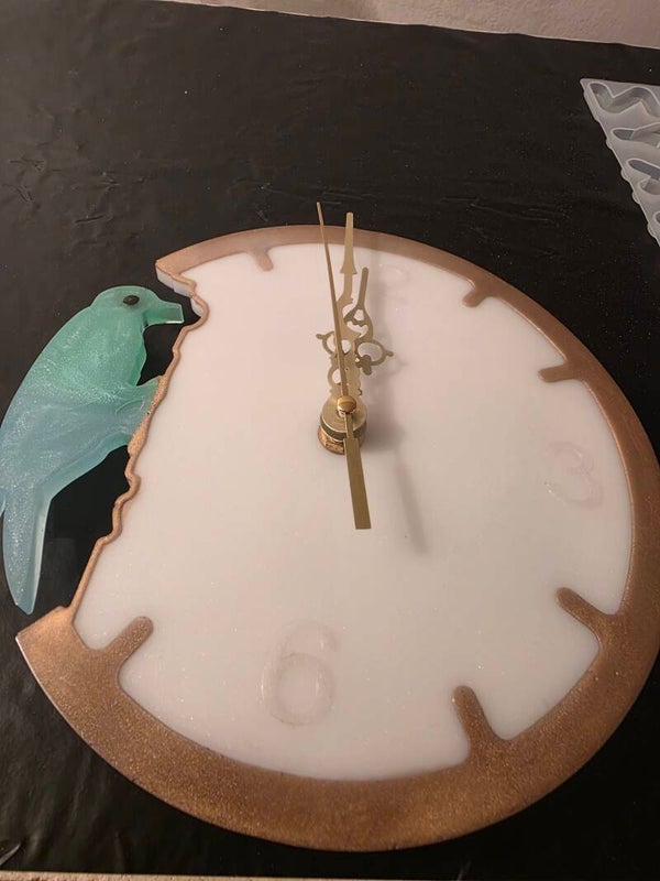 Reloj artesanal en resina