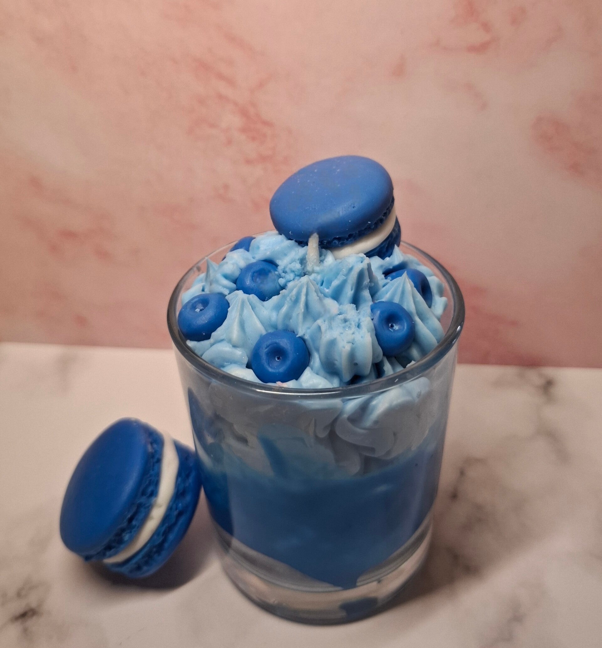 Blueberry-macaron candle