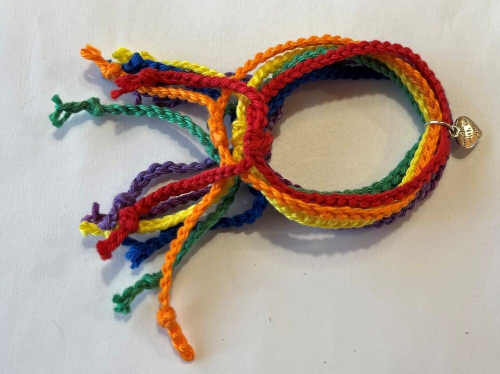 Regenboog armbandjes