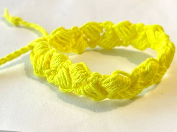Neon Yellow armbandje Poppy