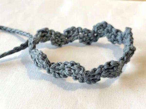 Metal grey armbandje Wave
