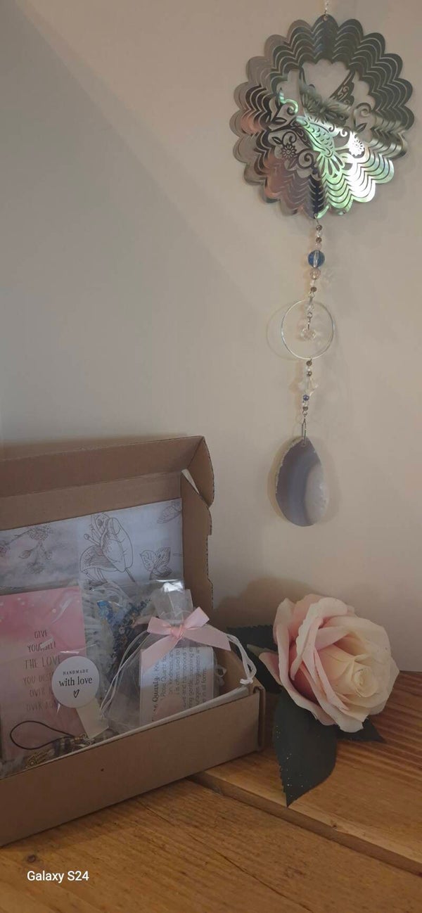 C6 Hummingbird Suncatcher with Agate