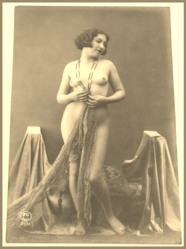 CARTE POSTALE CPA CP Paris 2131 JEUNE FEMME NUE SEXY EROTIQUE NUDE