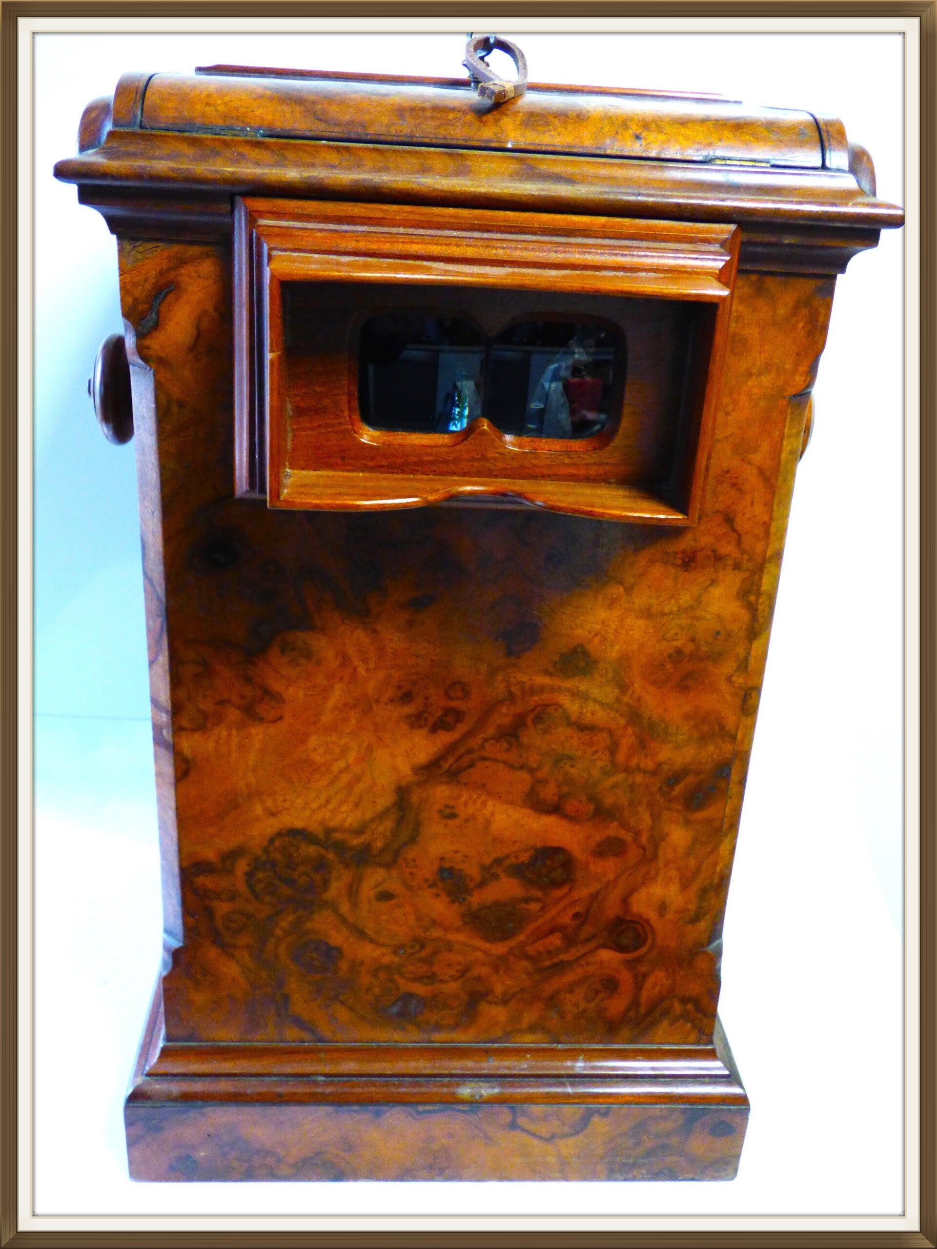 BORNE VISIONNEUSE PHOTOSTÉRÉOSCOPIQUE 3D ANGLAISE POUR VUES TRANSPARENTE OU OPAQUE 90x180 mm - RONCE DE TUYA RESTAURÉE PAR SPÉCIALISTE AVEC 50 VUES SUR CARTONS