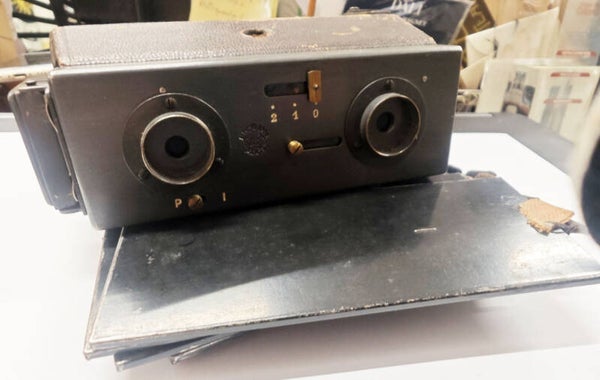LE GLYPHOSCOPE -APPAREIL PHOTOGRAPHIQUE STEREO - VISIONNEUSE 45 X 107 mm +6 CHASSIS PORTE PLAQUE