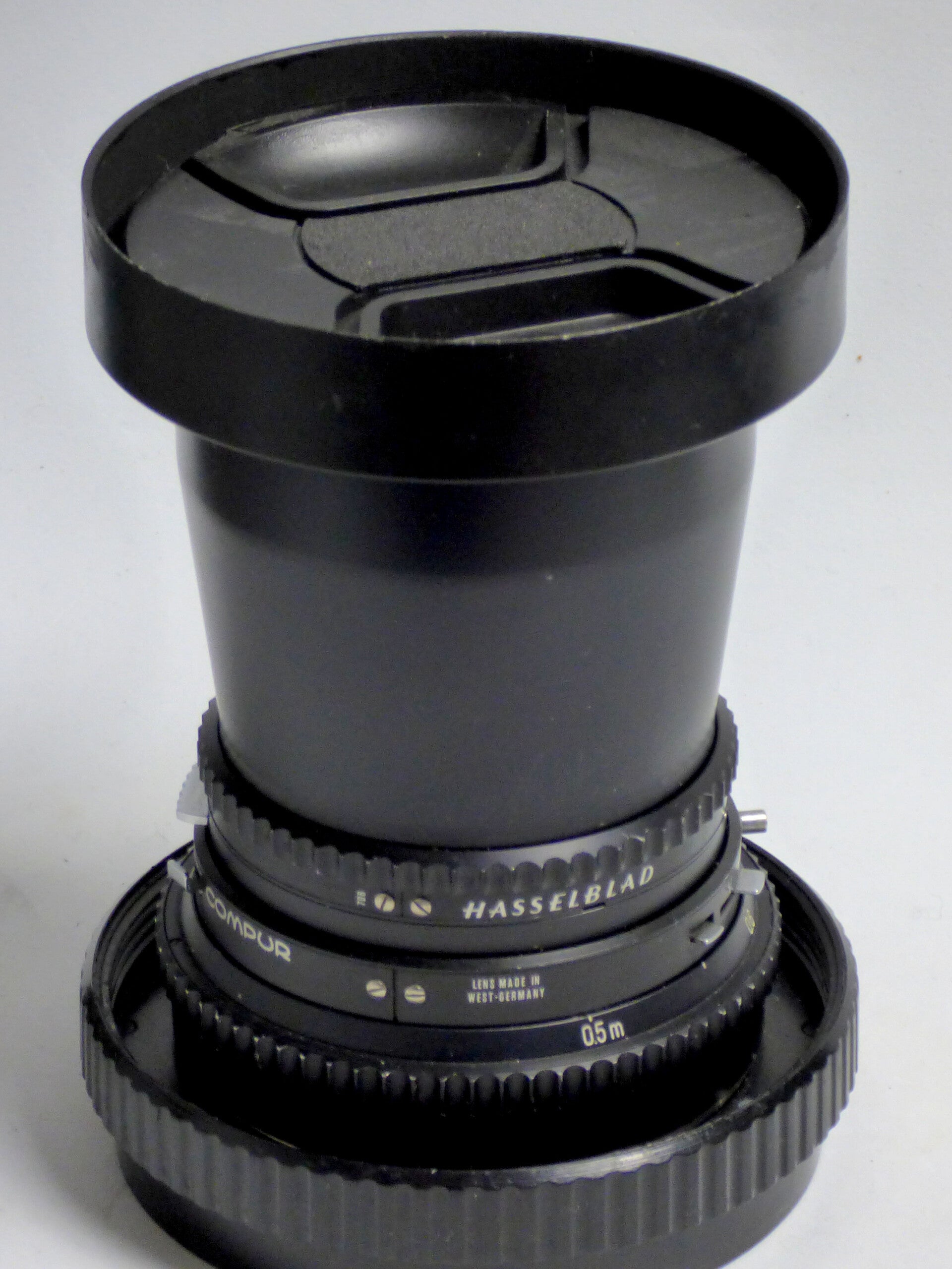 HASSELBLAD OBJECTIF DISTAGON 4/50mm  AVEC OBTURATEUR SYNCHRO COMPUR