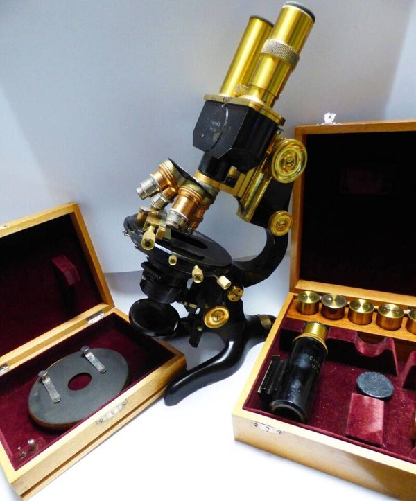 MICROSCOPE E. LEITZ LEICA  BINAUCULAIRE OU MONOCULAIRE AVEC ACCESSOIRES 1902