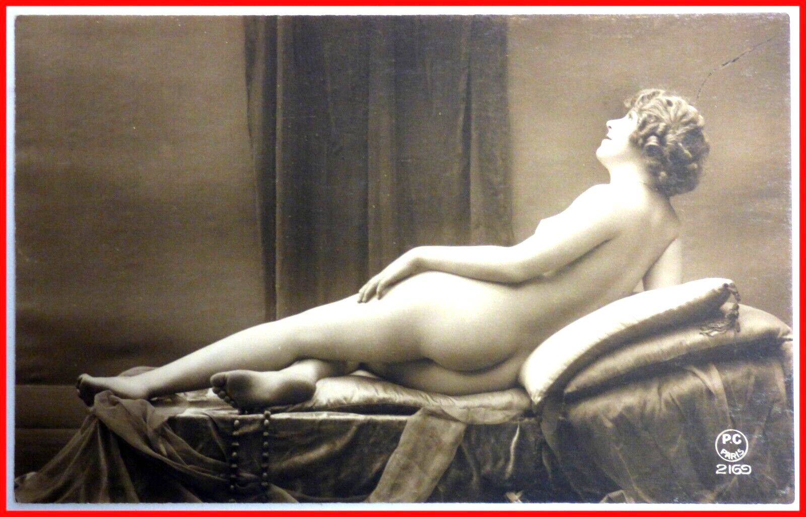 CARTE POSTALE CPA CP Paris 2169 JEUNE FEMME NUE SEXY EROTIQUE NUDE (08)