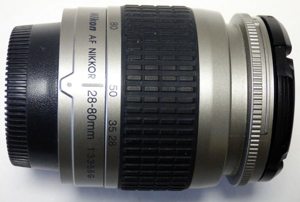 NIKON AF NIKKOR ZOOM 3.3-5.6G/28-80 mm mm Mise au point 0.35 m à l'infini - gris
