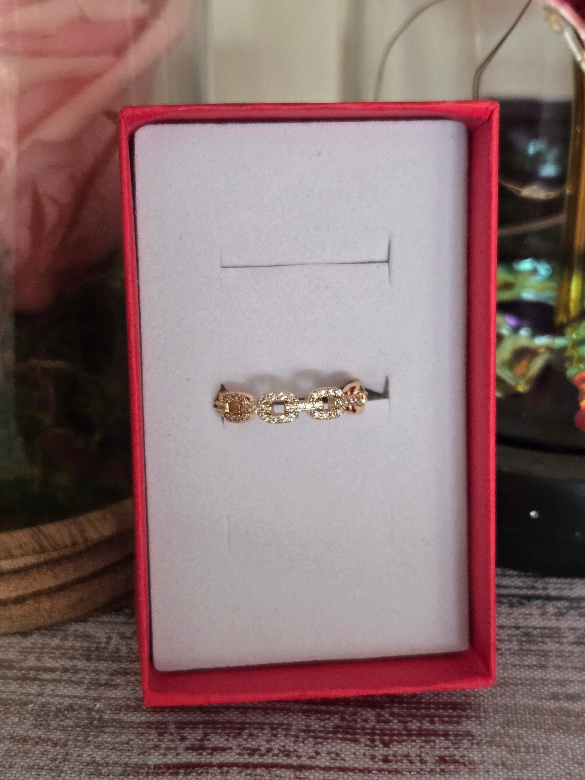 bague minimalise  dorée moderne -