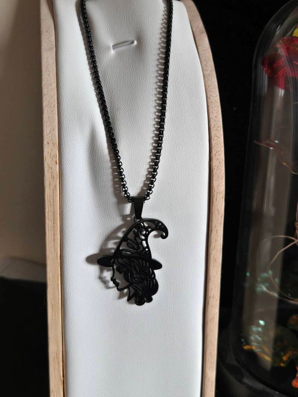collier sorcière mystique gothique