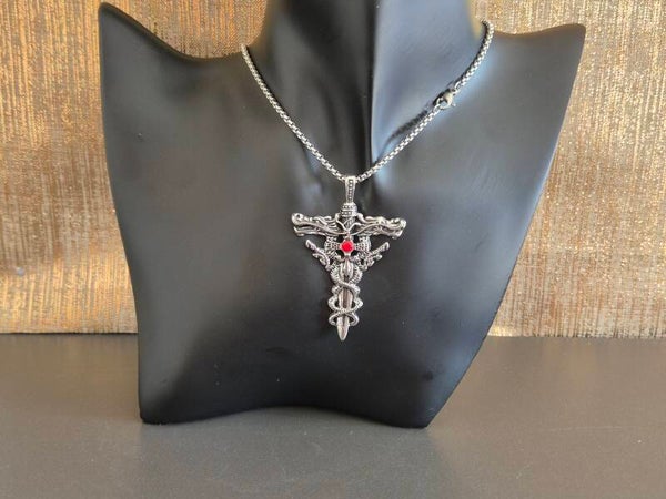 collier serpent envoutant gothique -pierre rouge