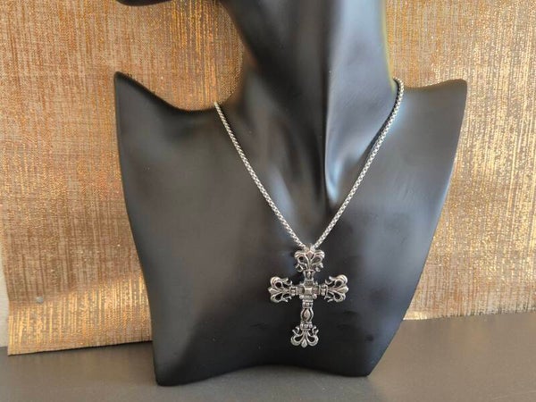 collier  pendentif croix  mystique gothique