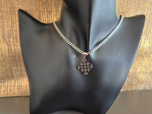 collier croix celtique sacrée gothique
