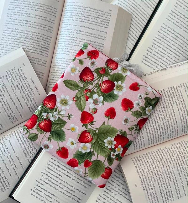 E-reader sleeve ‘Strawberries’