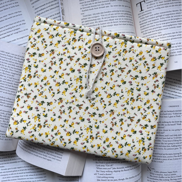 Book sleeve ‘Yellow Blossom’