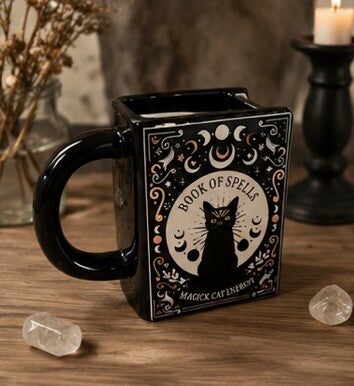 Mok ‘Book of spells, Magick cat energy’