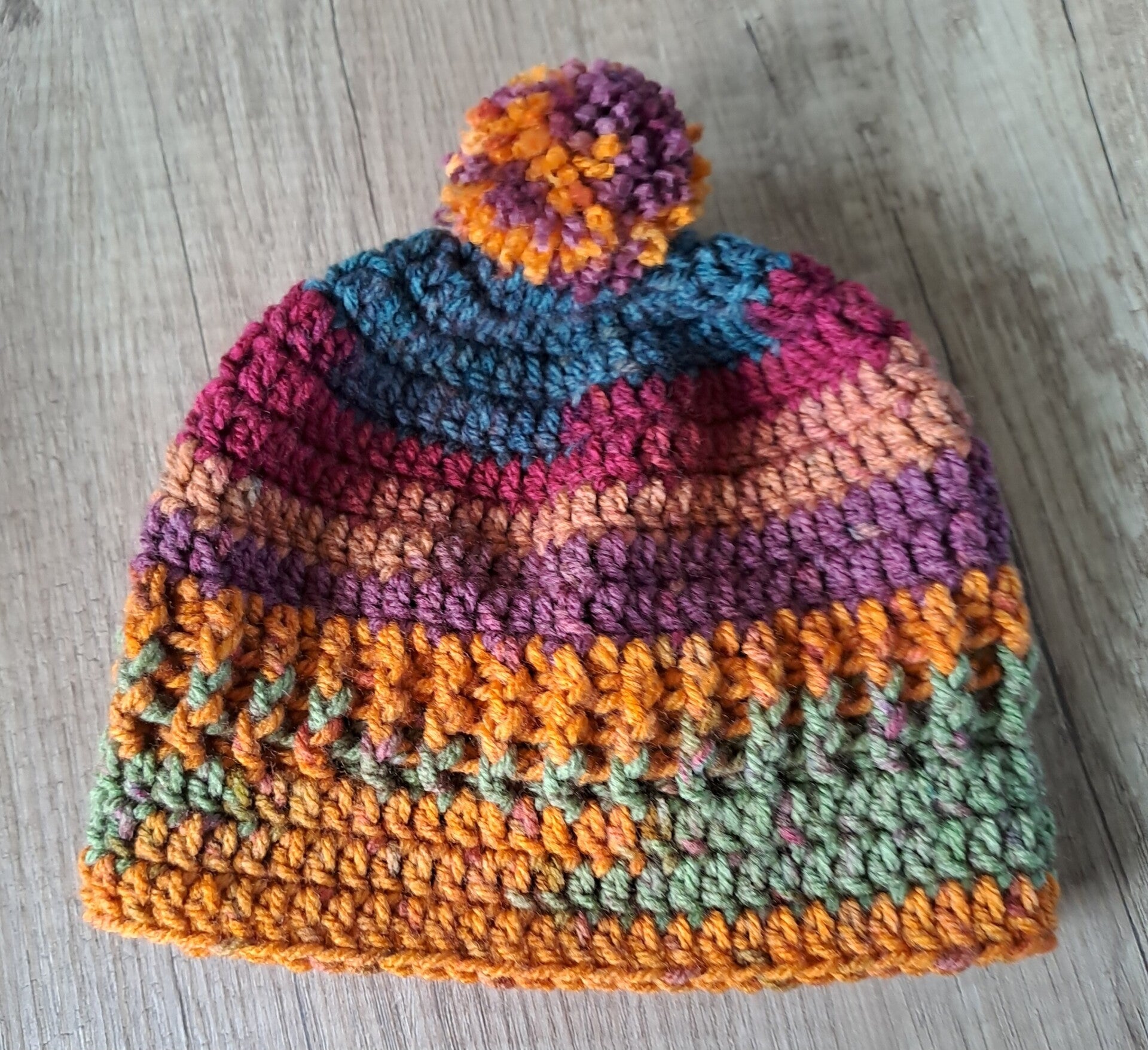 Babymutsje kleurrijk