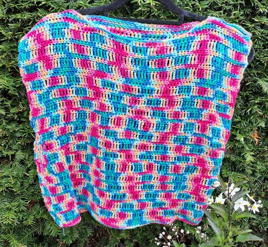 Luchtig kleurrijk truitje