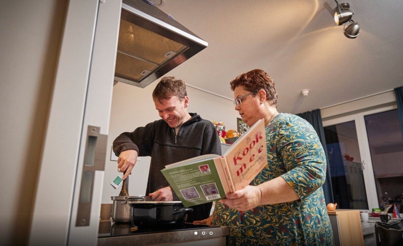 kookboek lerenkoken lekkereten verstandelijke beperking dyslexie autisme studenten alleenstaande mannen recepten zijn getekend en kort omschreven duidelijk eenvoudig