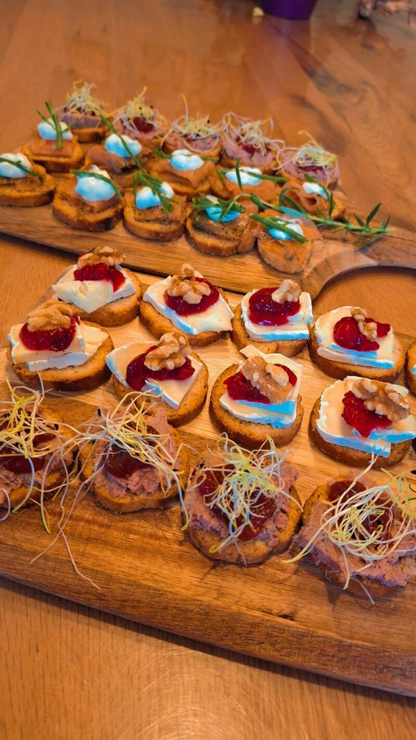 Toastjes met huisgemaakte slaatjes