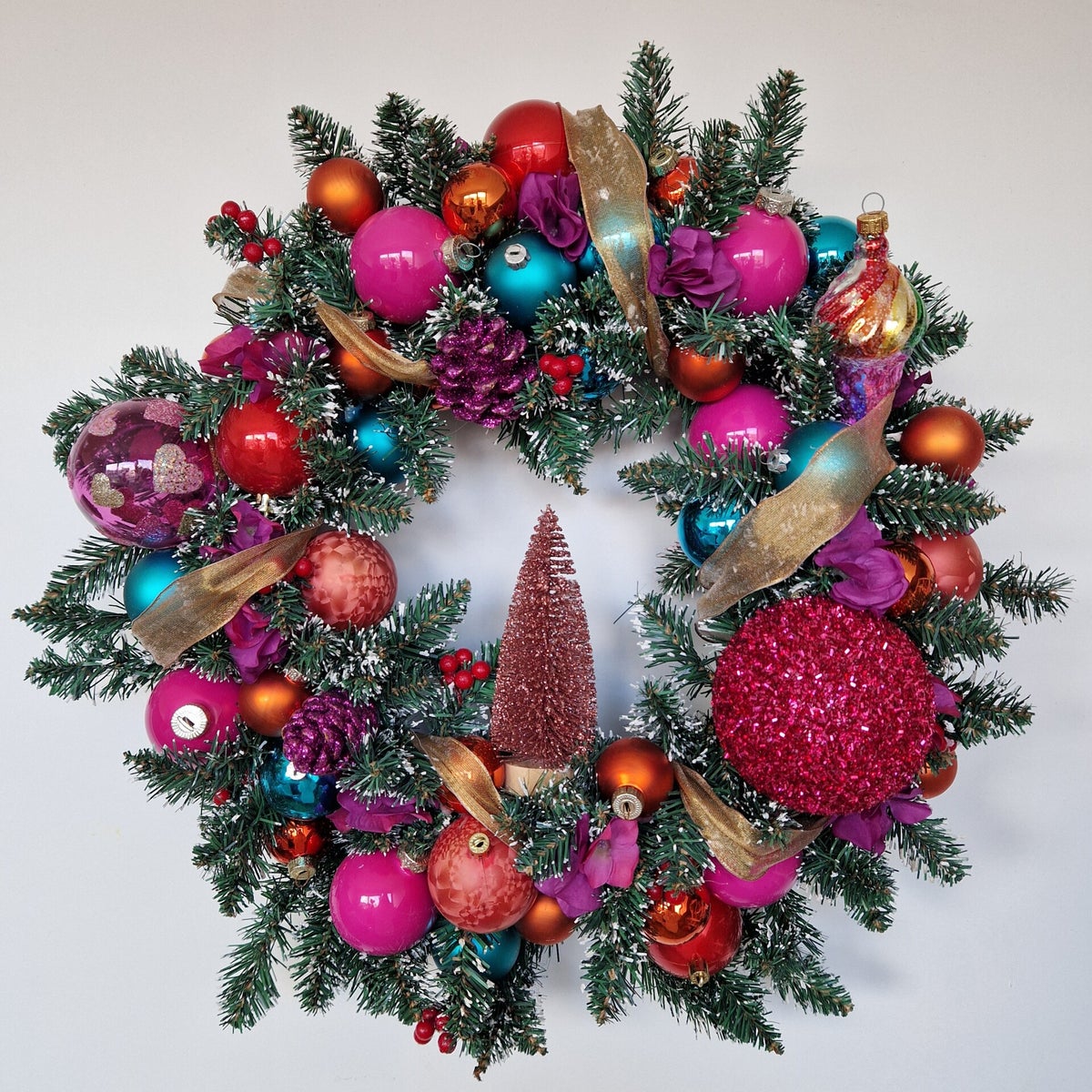 Wat maakt ze nu weer?: Kerstkrans en ballen van papier Wat maakt ze nu weer?: Kerstkrans en ballen van papier