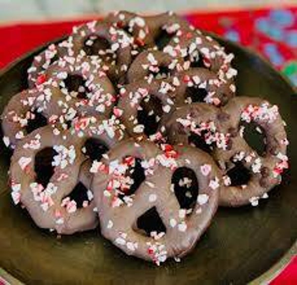 Dozen dipped pretzels