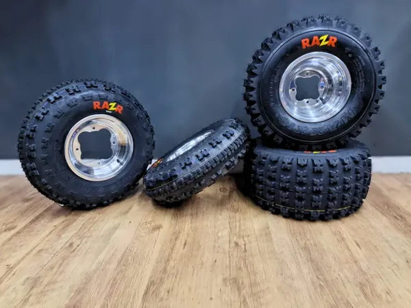 DWT Felgen + MAXXIS RAZR Reifen