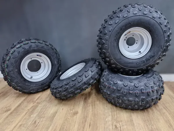 Offroad Reifensatz mit Felgen Yamaha YFS 200 Blaster