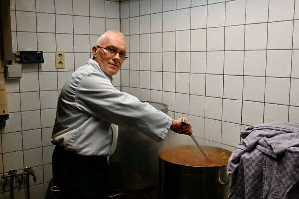 Donderdag/Jeudi 22 Juli/Juillet 2021  : Kervel-balletjes/Cerfeuill-boulettesof/ou Tomatensoep/Tomates