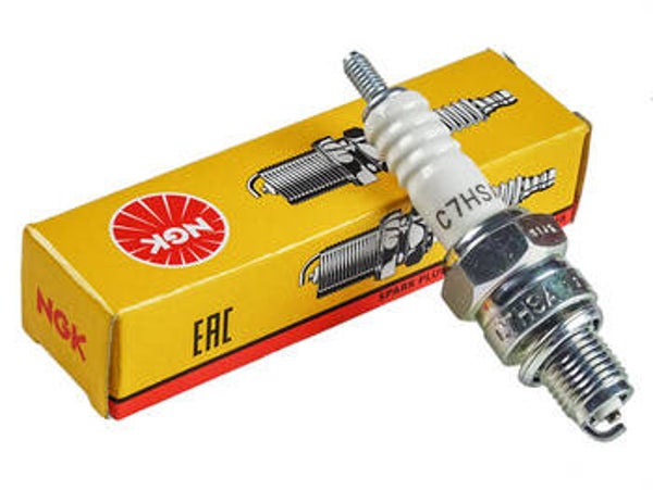 Sparkplug NGK CR7HSA (4-Stroke)
