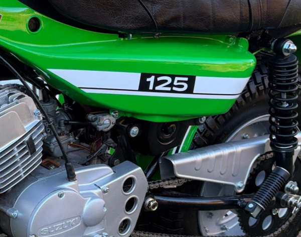 Suzuki Sticker Side Cover - RV125