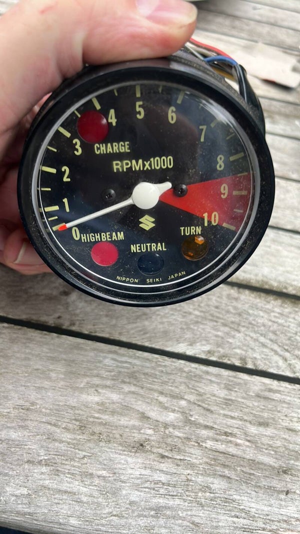 Suzuki RPM-Tachometer - GT185 - NEW OEM Original