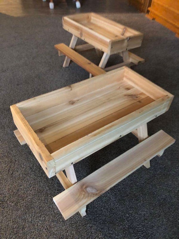 Chick-Nick Table