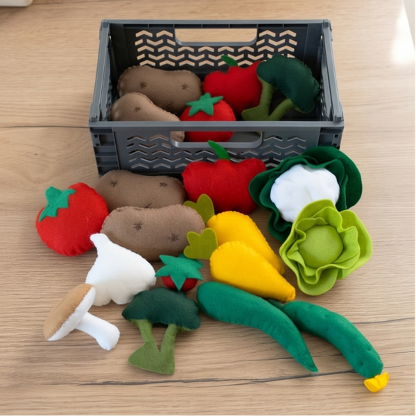 "Green Goodies" - Frisch vom Miniwochenmarkt: Filz-Gemüse für kleine Händler
