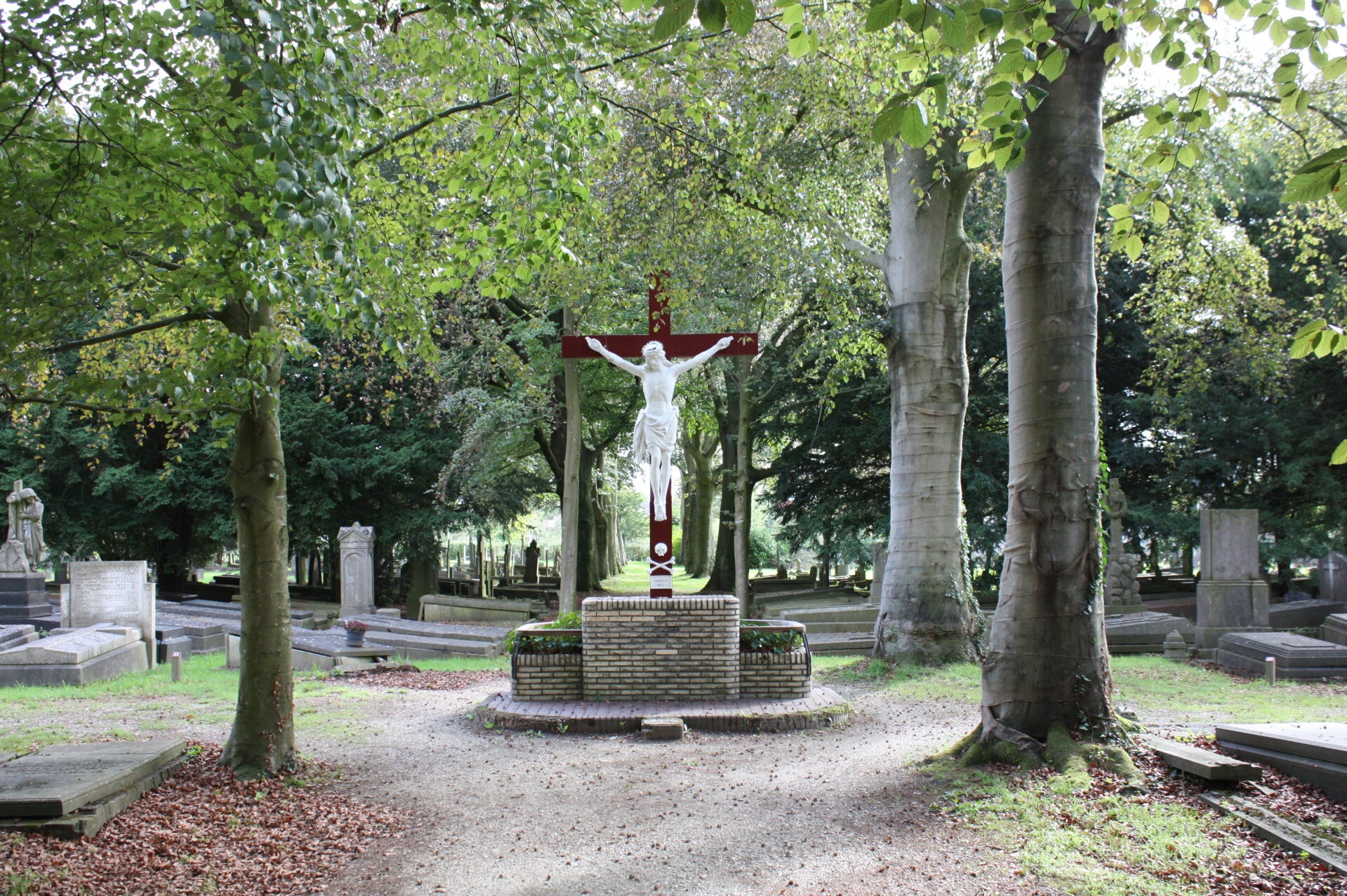 Crucifix op begraafplaats Daalseweg in Nijmegen
