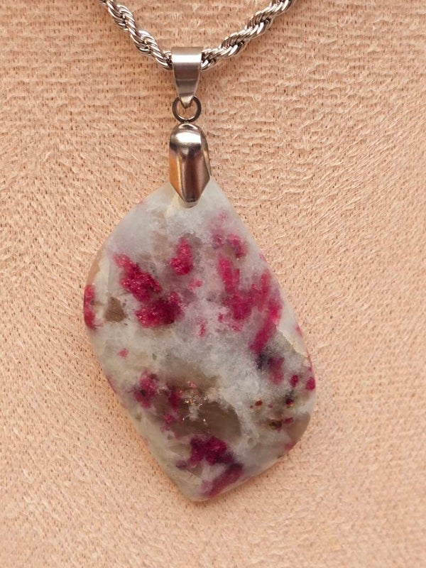 Pendentif Tourmaline Rubellite de Madagascar