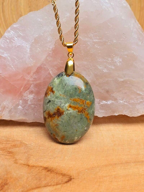 Pendentif Serpentine de Madagascar