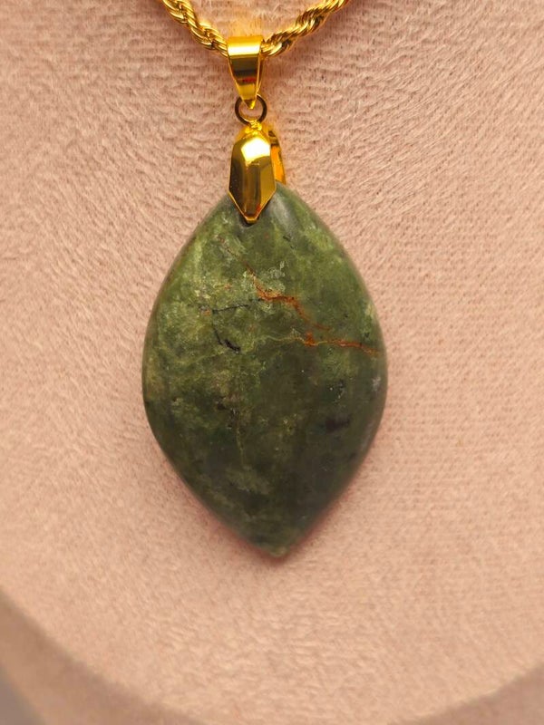 Pendentif Serpentine de Madagascar