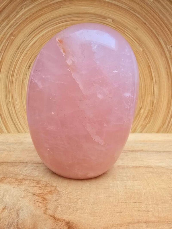 Forme libre quartz rose de Madagascar