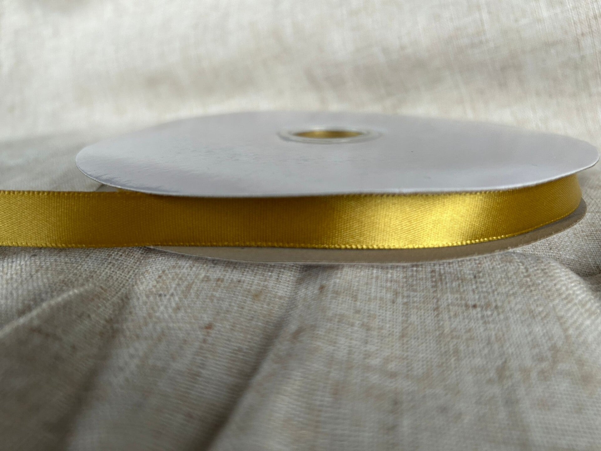 Satijnlint 12mm geelgoud - 5 meter