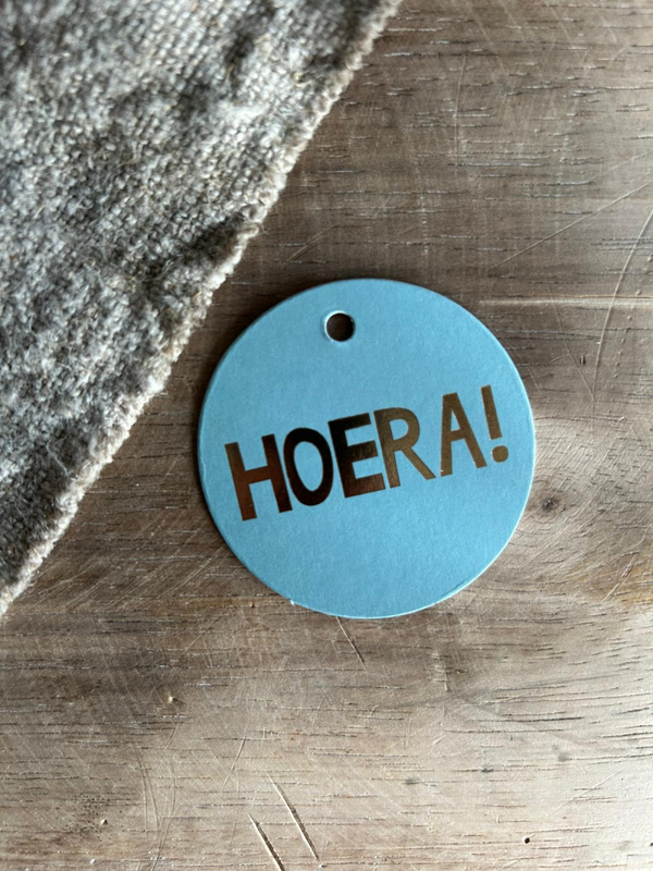 Cadeaulabel - Hoera! - D60mm