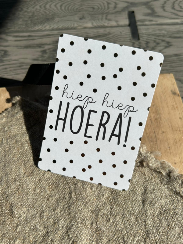 Cadeaukaartje A7 - Hiep Hiep Hoera - stippen