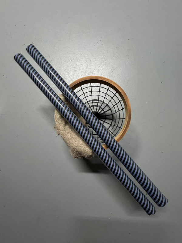 Cadeaupapier - blauw met strepen - dubbelzijdig 200x70mm