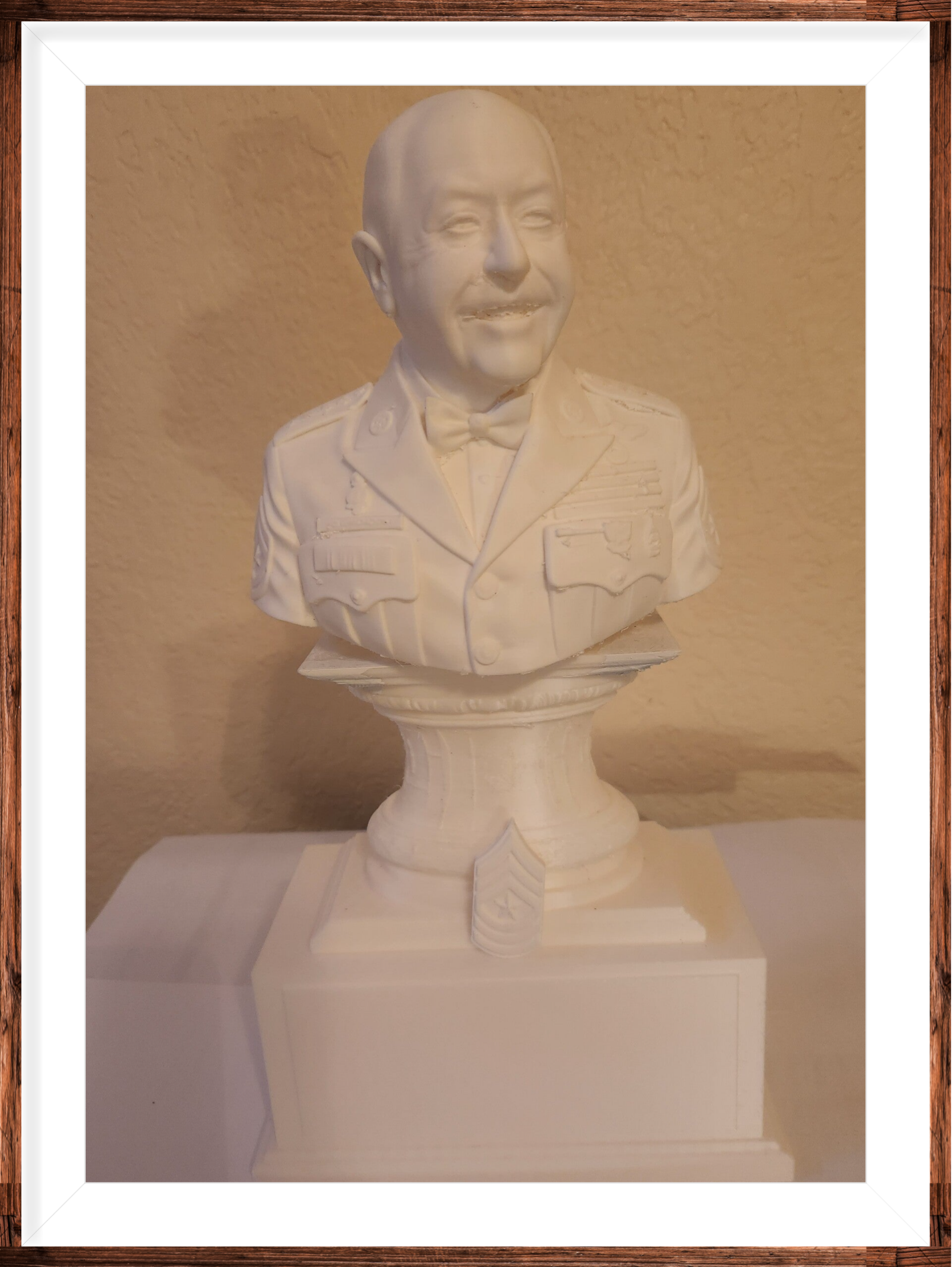 Deluxe Bust Military