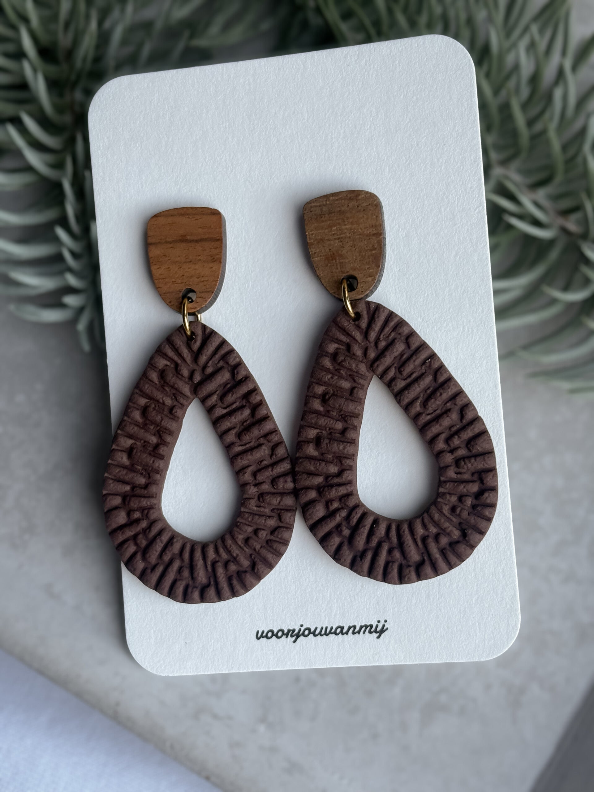 Oorbellen donkerbruin