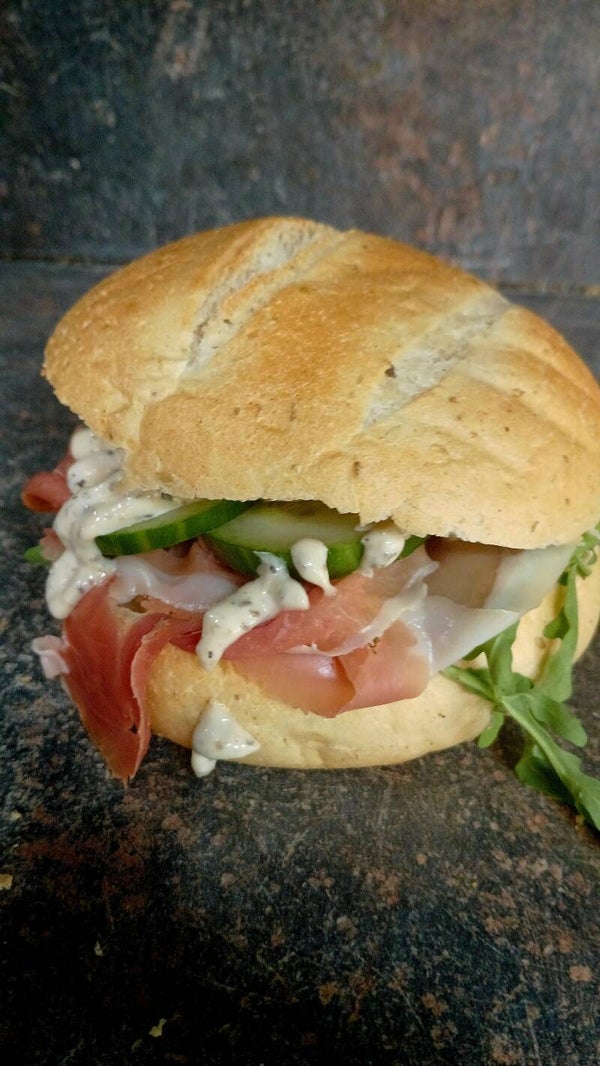 Italiaanse bol " Serranoham "