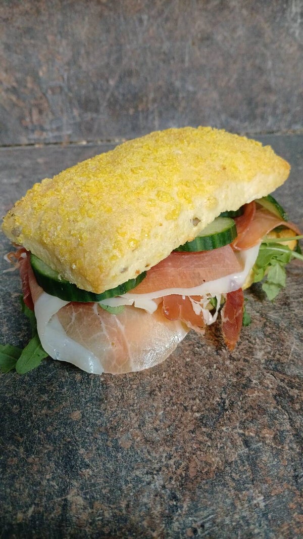 Luxe belegde mais broodje " serranoham "