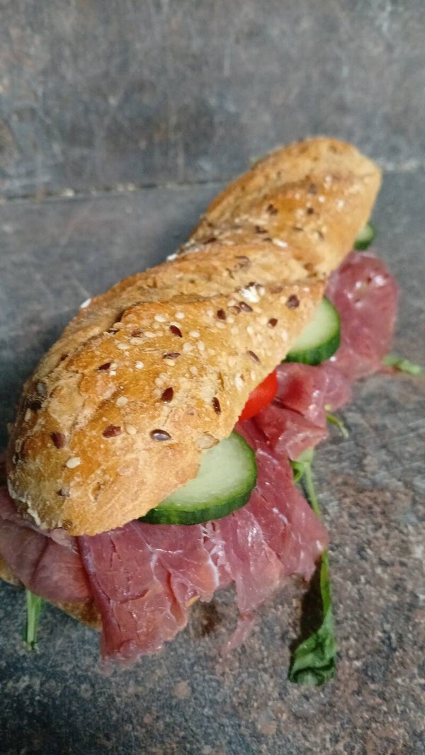 Luxe Meergranen stokbroodje " runderrookvlees "
